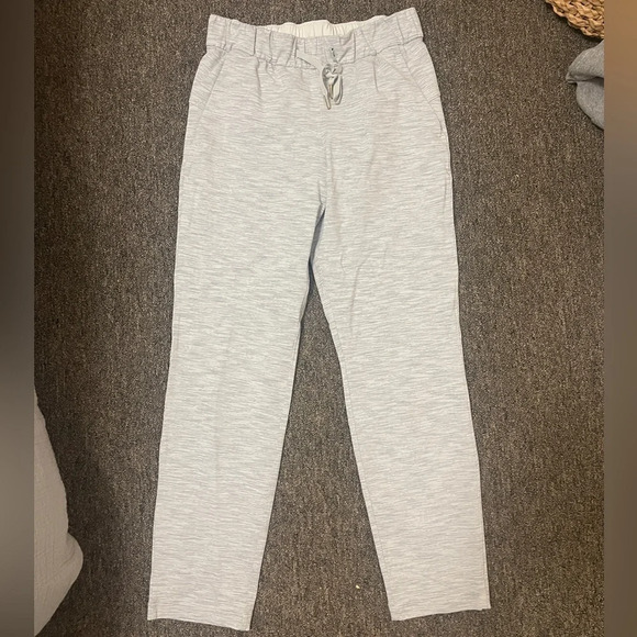 lululemon athletica Pants - Lululemon On The Fly Pant *27" in space gray size 4 athleisure jogger pants